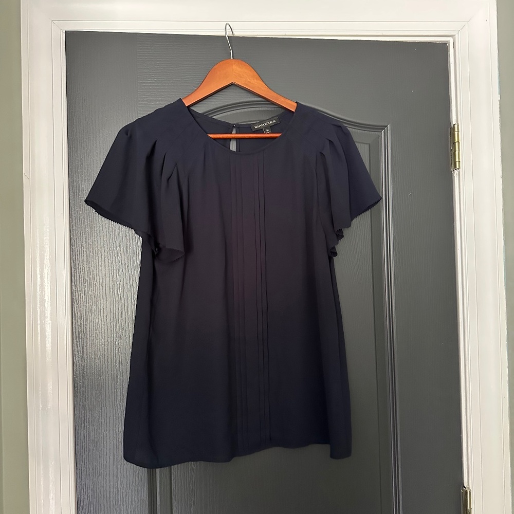 Pleated Navy Short-Sleeve Banana Republic Blouse | Size M